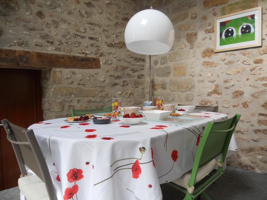 Le Nid D'Hirondelles Bed & Breakfast Perthes-en-Gatinais Екстериор снимка
