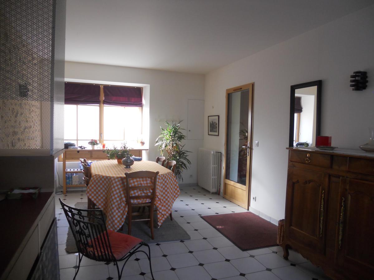 Le Nid D'Hirondelles Bed & Breakfast Perthes-en-Gatinais Екстериор снимка