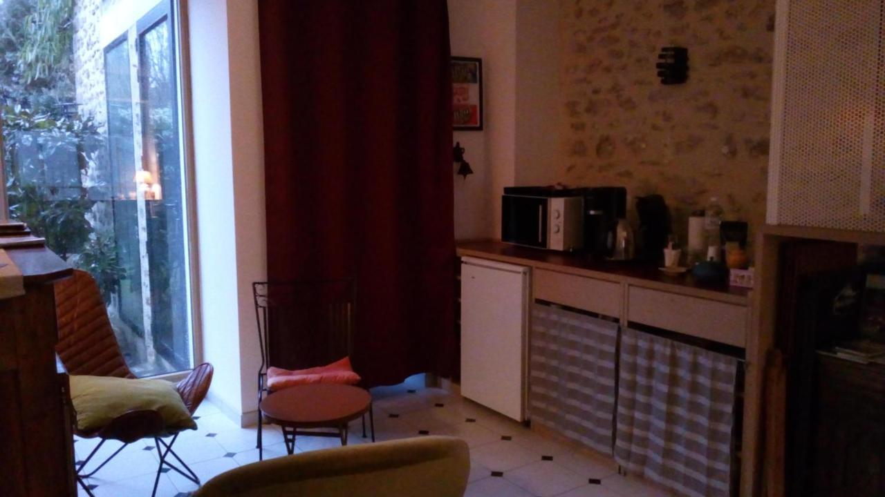 Le Nid D'Hirondelles Bed & Breakfast Perthes-en-Gatinais Екстериор снимка
